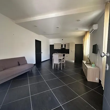 Neas Apartman *